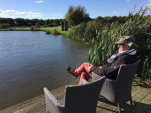 显得格格不 显得格格不